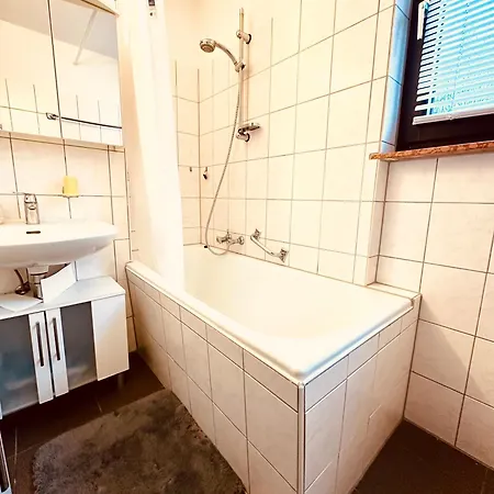 Buere Blick Mit Wellnessbereich Direkt Im Skigebiet Winterberg, Ski, Bike, Golf Apartment *